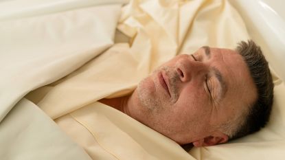 Bild von Nachtkerzenöl-Packung im Wasserbett